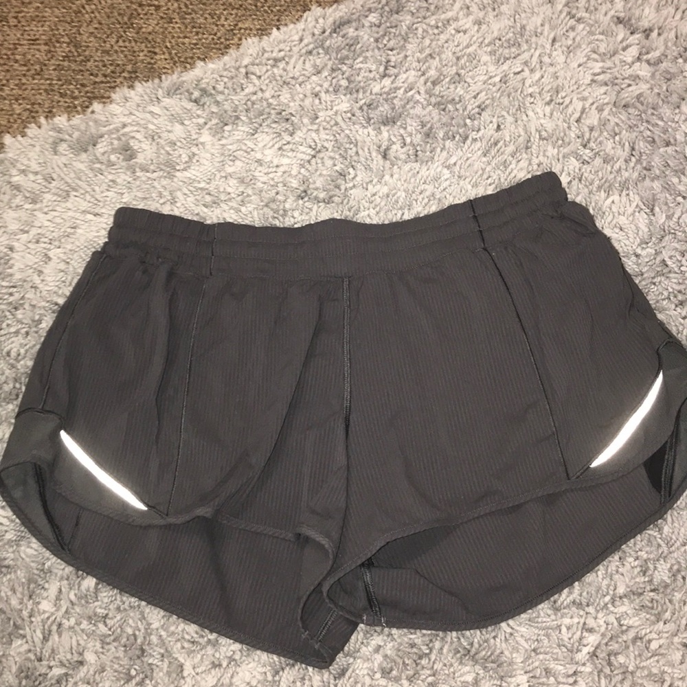 Lululemon Hotty Hot Shorts (SIZE 12)